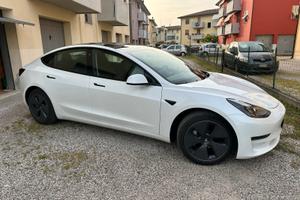 Tesla model 3 long range