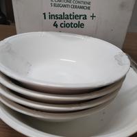 Una insalatiera e 4 ciotole 