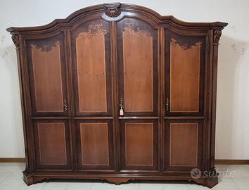 Armadio a 4 ante in legno color noce con serrature