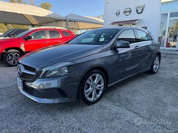 MERCEDES-BENZ A 180 d Automatic Premium
