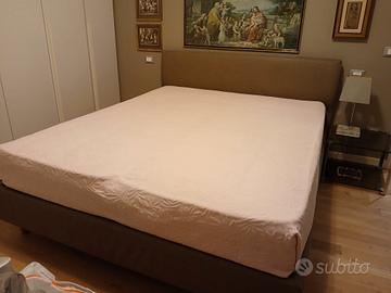 Letto matrimoniale 