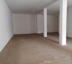 Locale artigianale in zona semicentrale