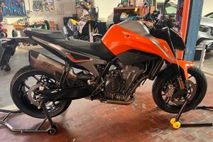 ktm duke 790