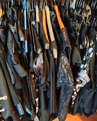 canotte e vestiti  pantaloni 3€ pezzo