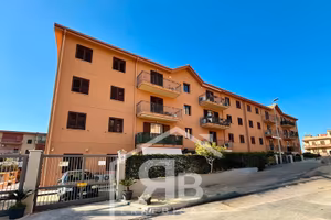 Capaci - luminoso 4 vani con posto auto