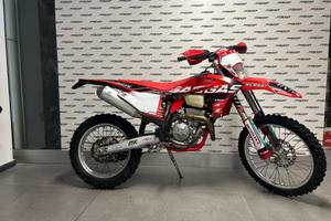 Gas EC 350 F My 2025 144 ore reali
