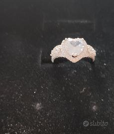 Anello a Cuore con zirconi