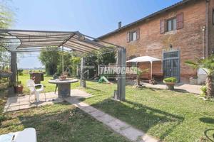 VP37 VILLA UNIFAMILIARE CON GIARDINO E PISCINA