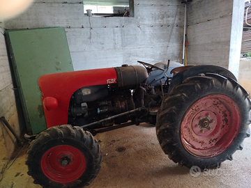 Amog trattore d'epoca