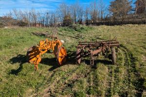 Aratro monovomere e erpice