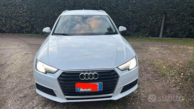 Audi A 4  avant Station wagon