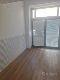 Locale uso Commerciale/ufficio