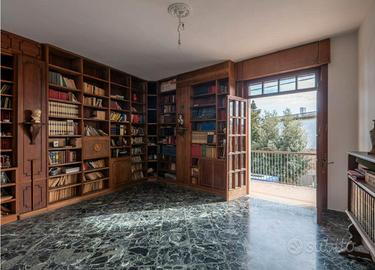 Immobile di prestigio con box auto