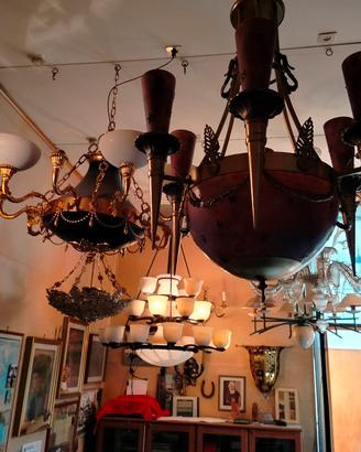 lampadari nuovi  fabbrica vende per cessata 