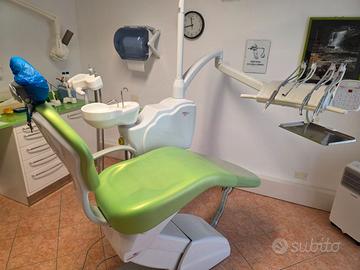 Attrezzatura per studio odontoiatrico