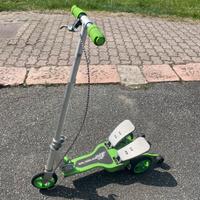 Monopattino a pedali per bambini