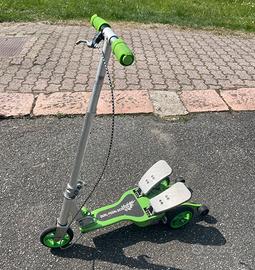 Monopattino a pedali per bambini