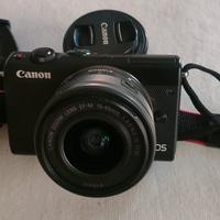 Canon Eos M100 con obiettivo 15:45