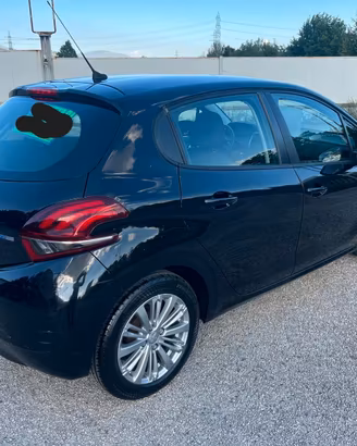 Peugeot 208 PureTech 82 5 porte Allure