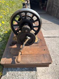 Macchina da cucire vintage Jones made in England