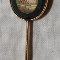 ANTICA SPILLA MICRO-MOSAICO SU ONICE E ORO 18 KT