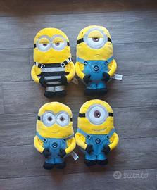 N. 4 Minions peluche h. 30 cm