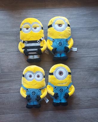 N. 4 Minions peluche h. 30 cm
