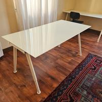 Scrivanie bianche in vetro TEMPERATO - Ikea Galant