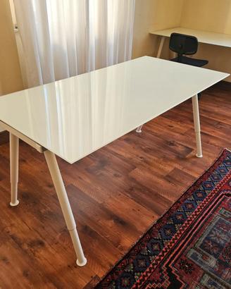 Scrivanie bianche in vetro TEMPERATO - Ikea Galant