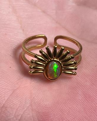 Anello con opale etiope naturale