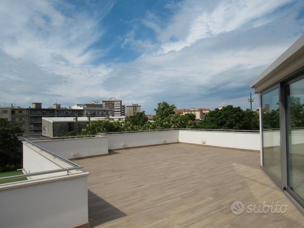 Attico Raffinato con Terrazza Panoramica a Villa S