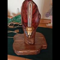 Lampada artigianale in legno