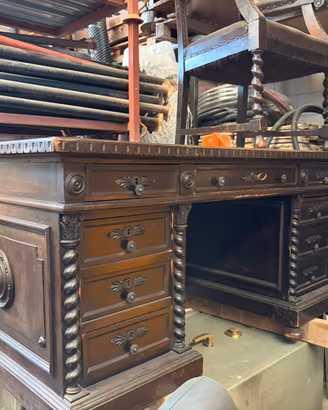 Scrivania antica in legno massello- stile classico