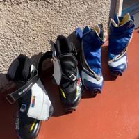 Sci da fondo bastoncini e scarponi