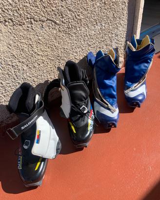 Sci da fondo bastoncini e scarponi