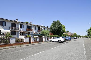 Villa a schiera Noviglio [Cod. rif 3327006VRG]