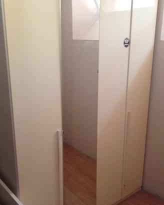 ARMADIO + 2 STRUTTURE LETTO +2 RETI IN OMAGGIO