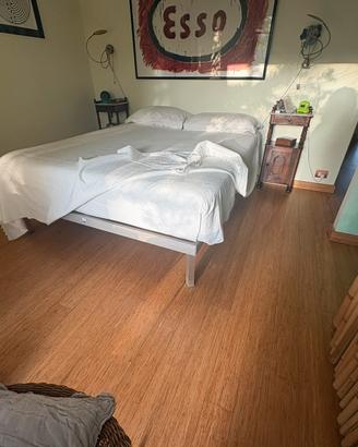Struttura letto matrimoniale con doghe