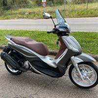 Scooter Piaggio Beverly 350 s pari a nuovo