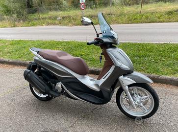 Scooter Piaggio Beverly 350 s pari a nuovo