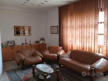 Casa singola con comodo garages