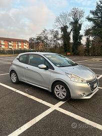 Peugeot 208 - Neopatentati