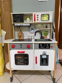 Cucina giocattolo