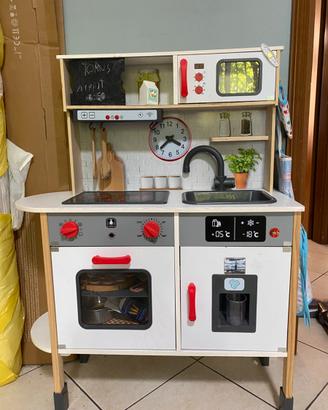Cucina giocattolo