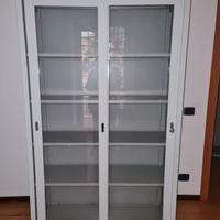 Armadio metallico anta scorrevole vetro ripiani