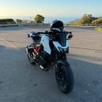 Honda Hornet 750 07/2025 quickshifter km 2950