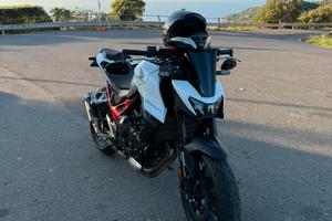 Honda Hornet 750 07/2025 quickshifter km 2950