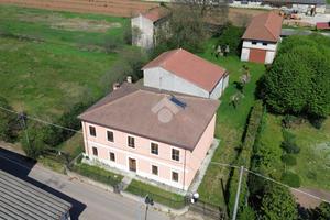 VILLA SINGOLA A ROVERBELLA