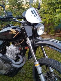 Honda nx 650 dominator customizzata