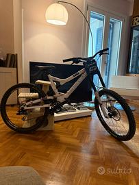 Commencal Supreme DH (V1/V2)